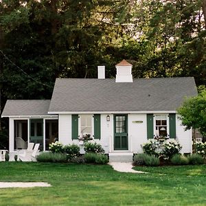 Two Bedroom Cottage King & Twins
